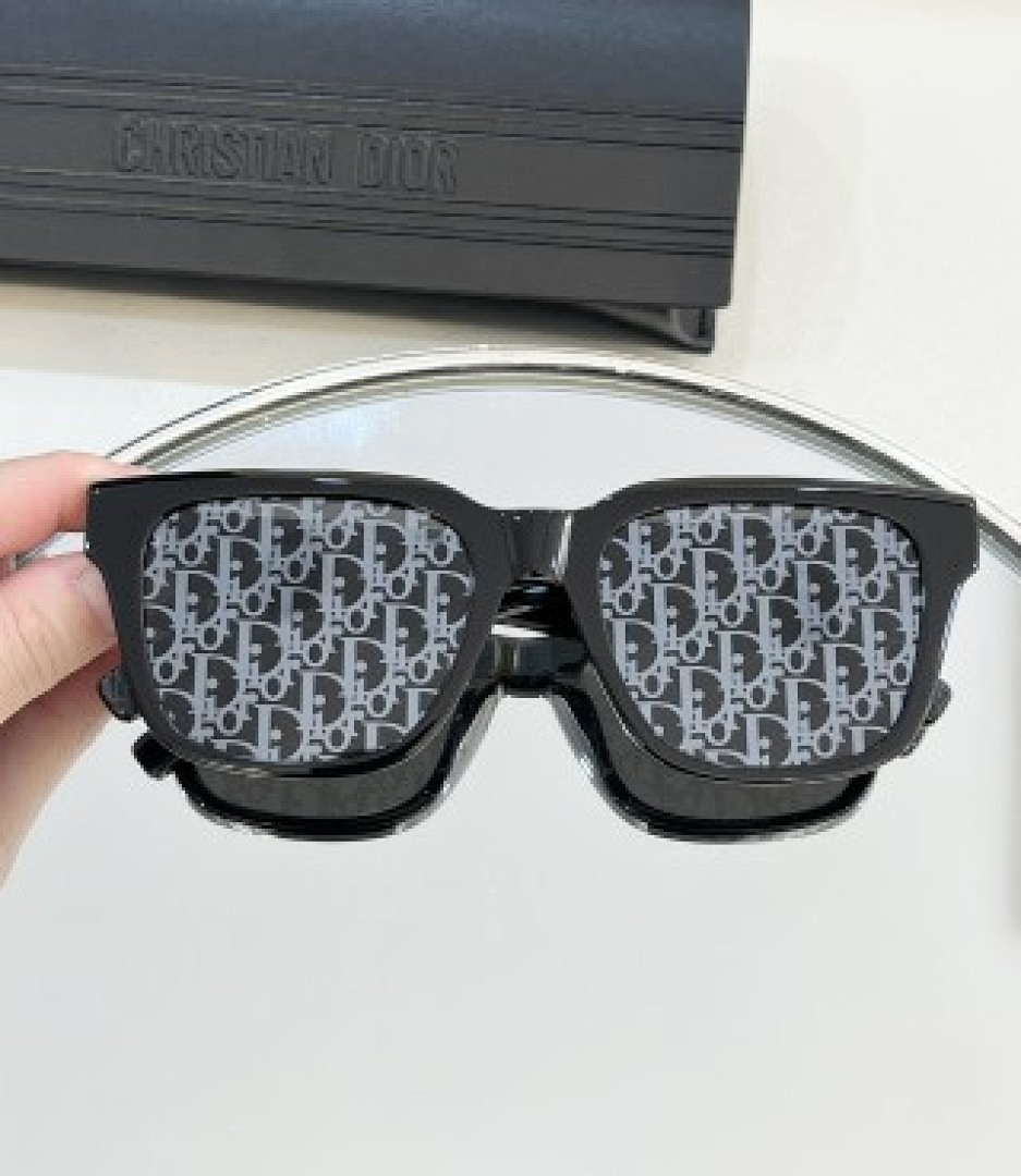 Other Dior Sunglasses - Image 106