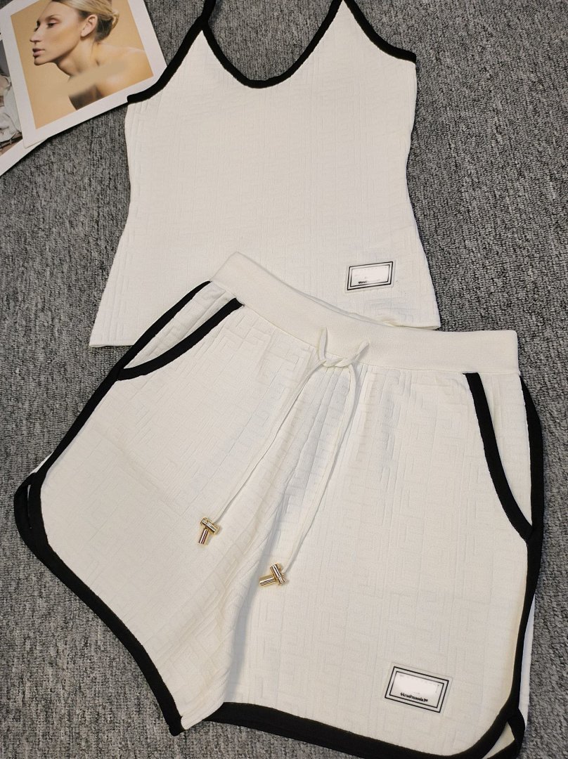 Yoga Wear, photo 1
