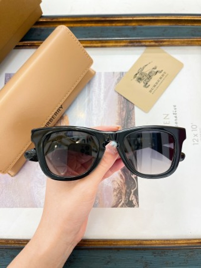 Other BURBERR Sunglasses - Image 40