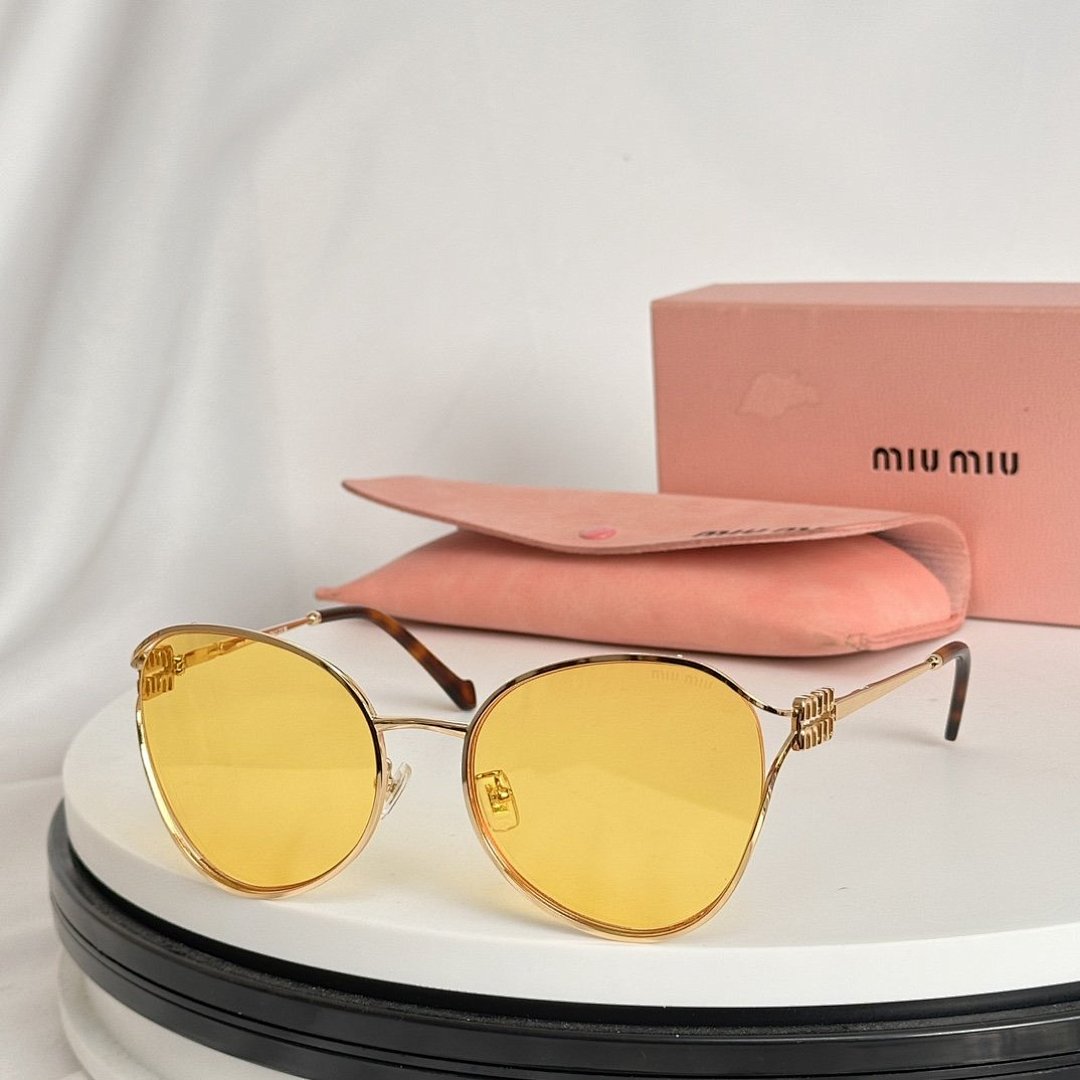 Other Glasses, photo 1