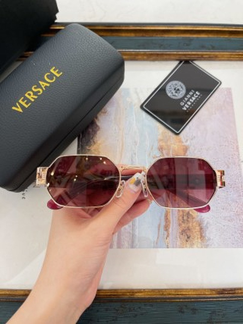 Other VERSACE Sunglasses - Image 80