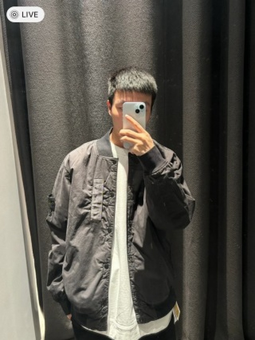 On Running Stone Island - Image 95