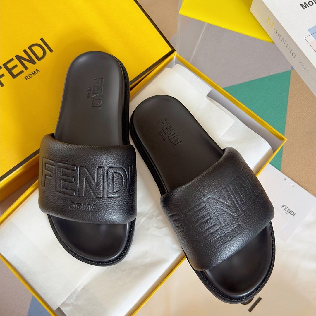 Other Men's Slippers - Image 22