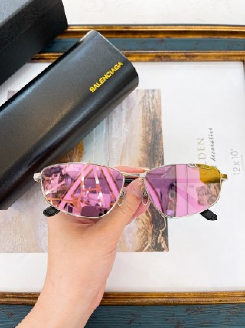 Other Balenciaga Sunglasses - Image 98