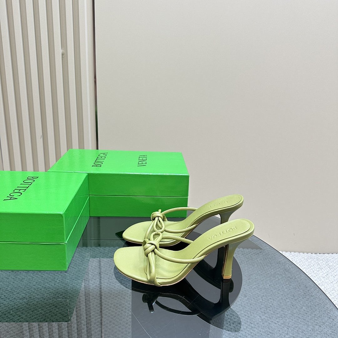 Other Women's Slippers - Image 48
