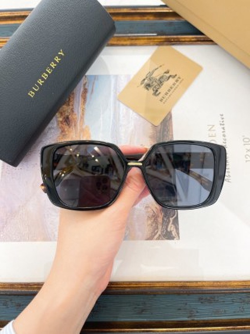 Other BURBERR Sunglasses - Image 105