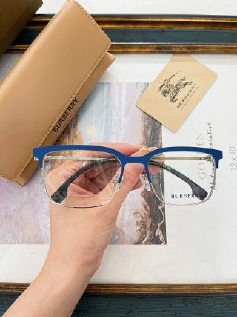 Other BURBERR Sunglasses - Image 58
