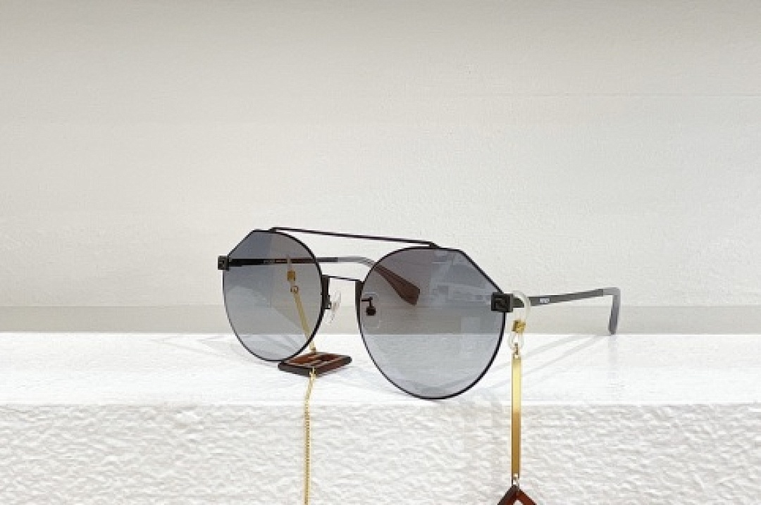 Other Fendi Sunglasses - Image 115