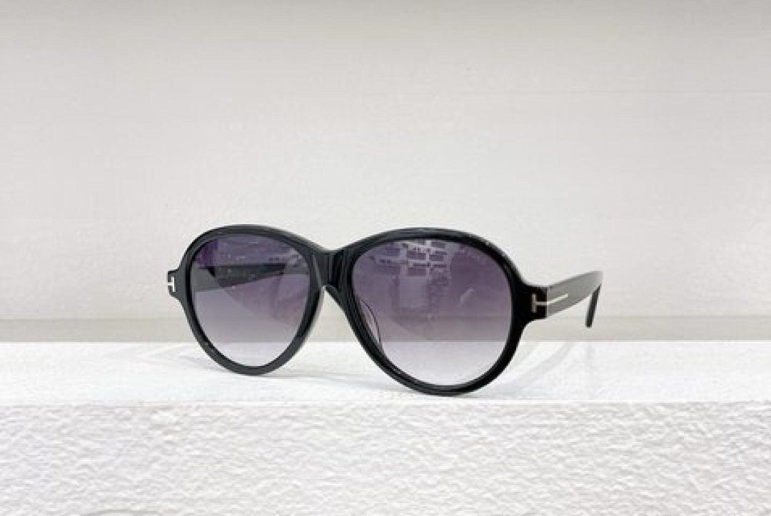 Other TOMTORD Sunglasses - Image 107