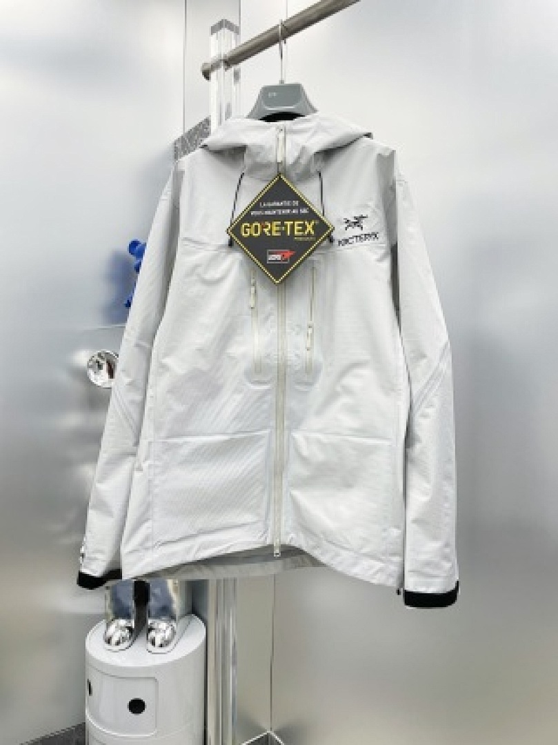 Christian Louboutin ARCTERYX Mens Winter - Image 7