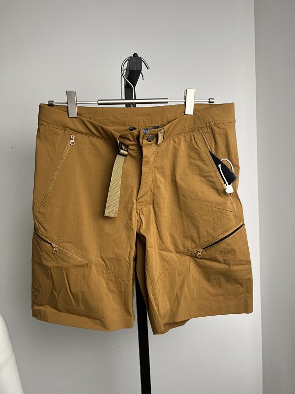 Shorts, photo 1