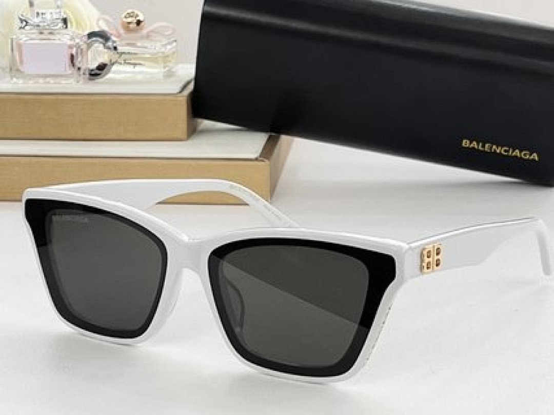 Other Balenciaga Sunglasses - Image 49