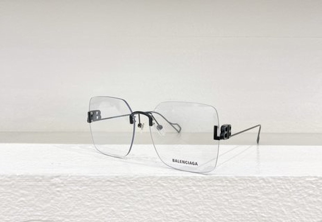 Other Balenciaga Sunglasses - Image 2