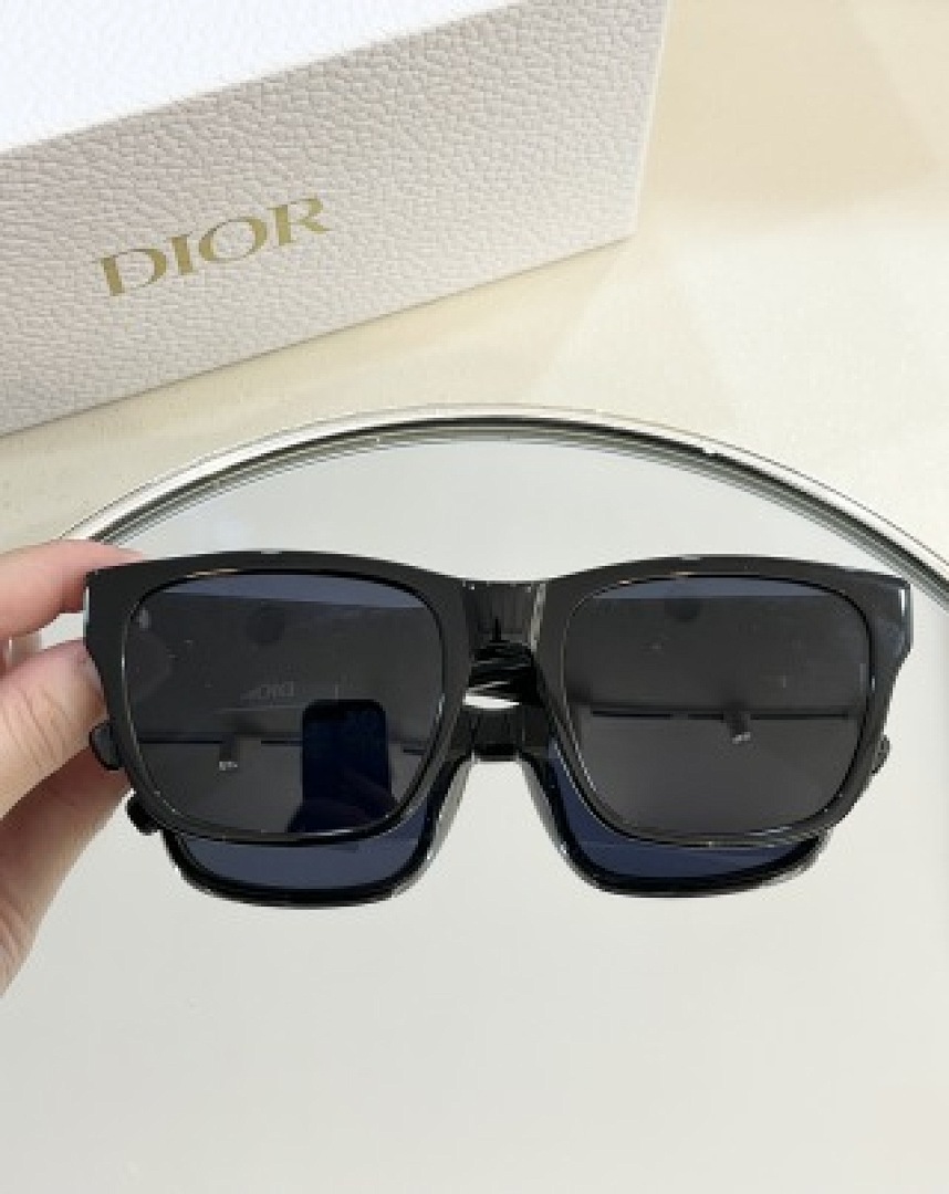 Other Dior Sunglasses - Image 104