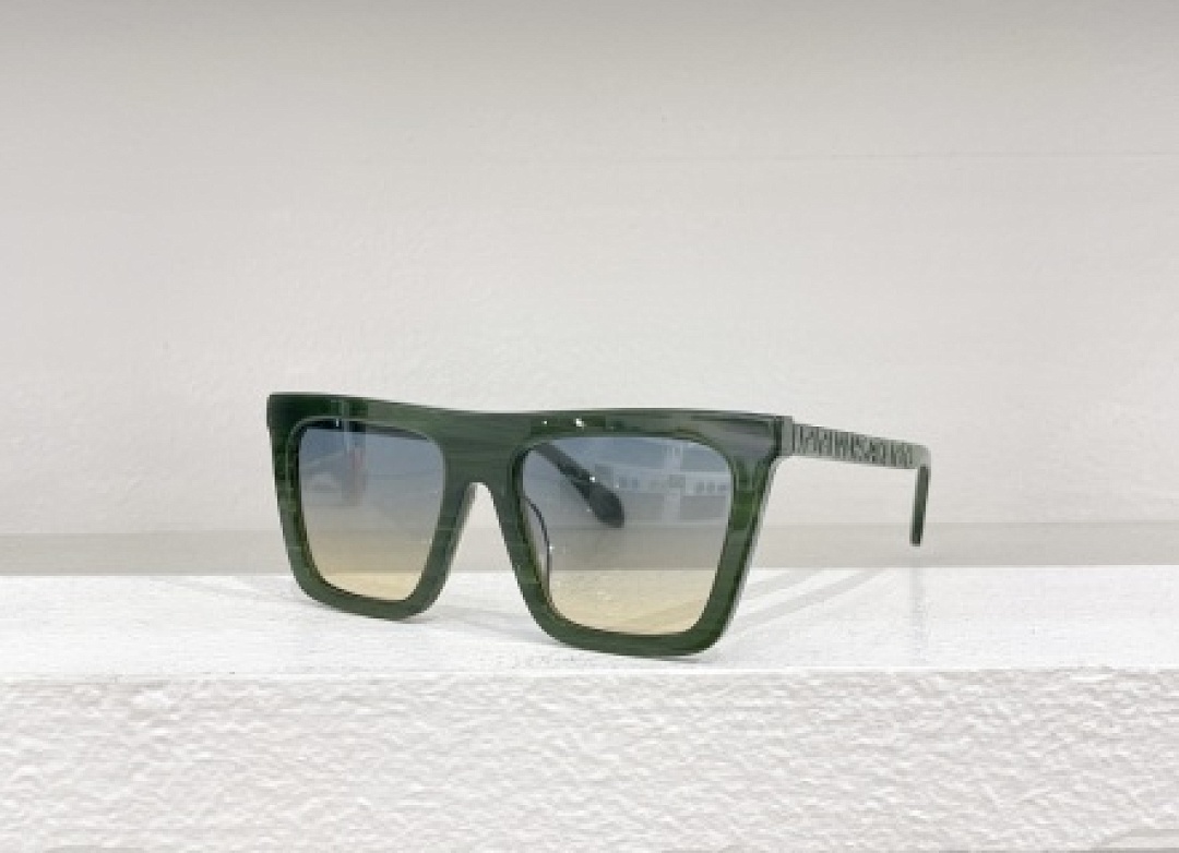 Other VERSACE Sunglasses - Image 103