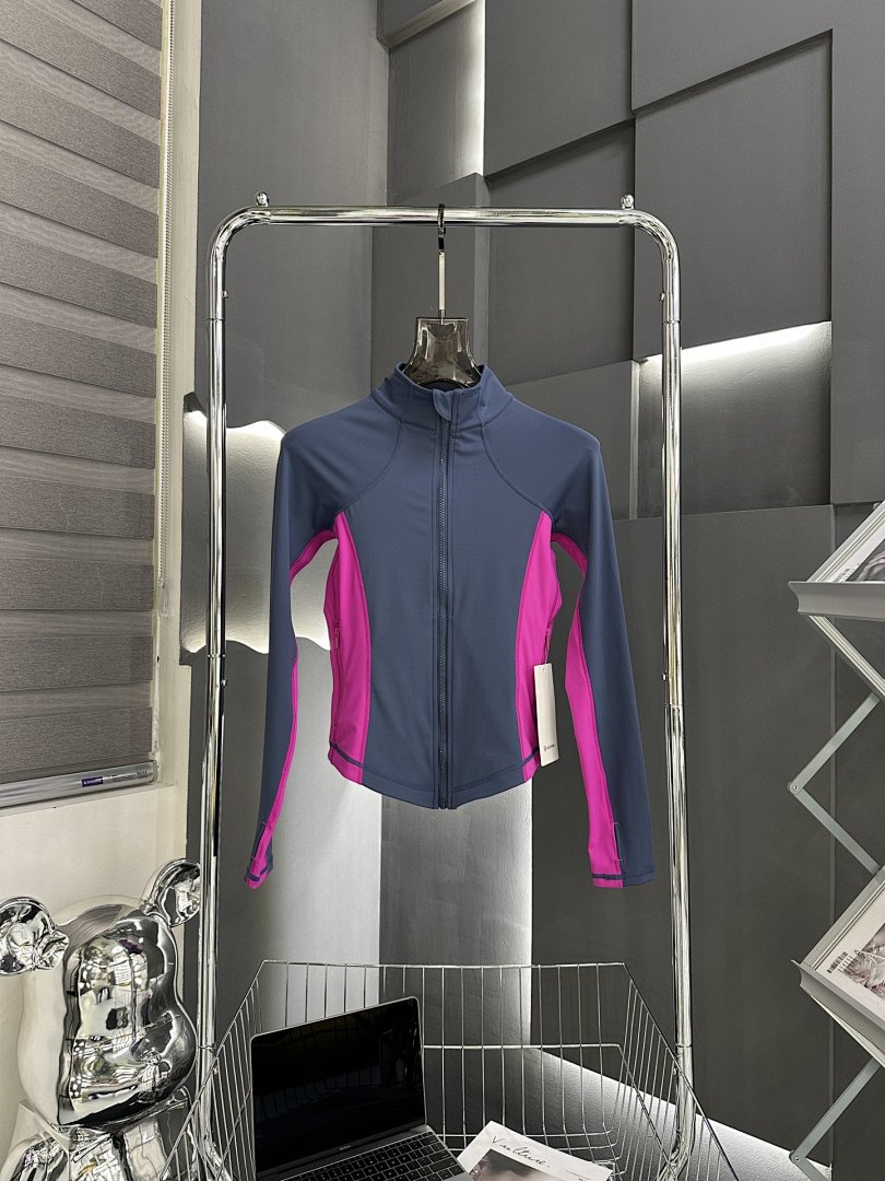 Yoga Wear, photo 1