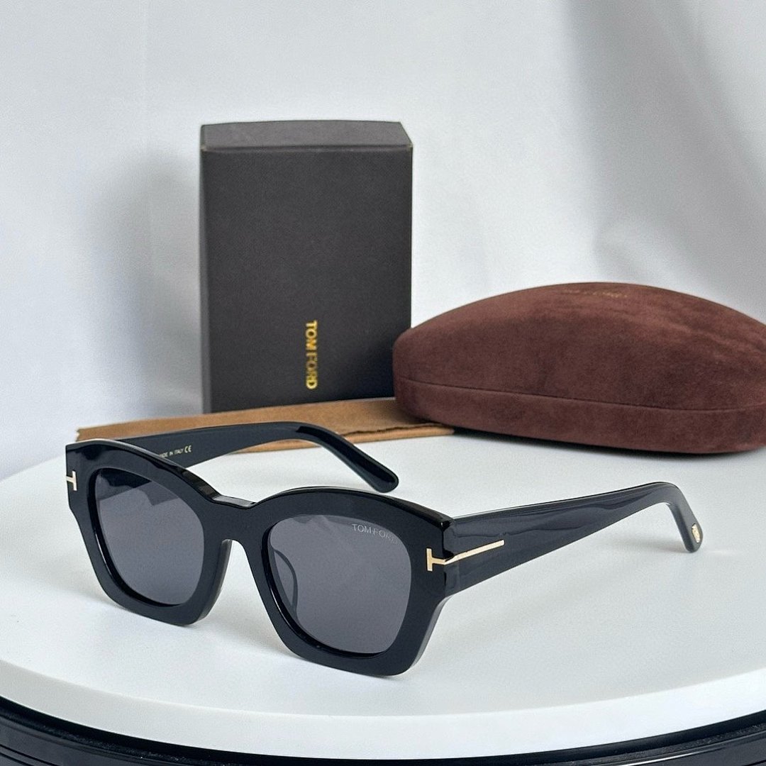 Other Glasses, photo 1
