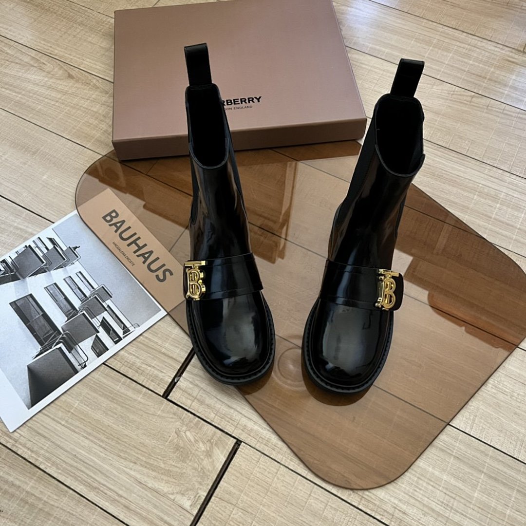 Other Burberry Shoes - Image 107