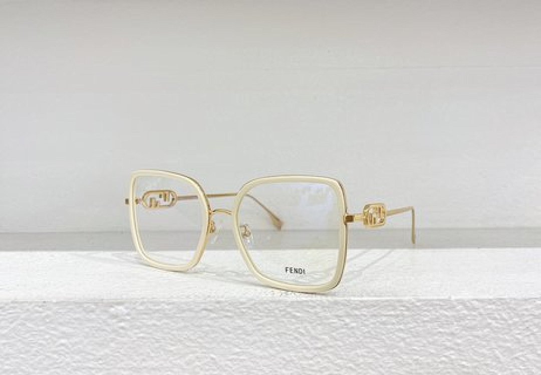 Other Fendi Sunglasses - Image 41