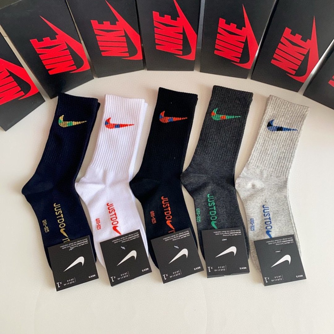 Socks, photo 1