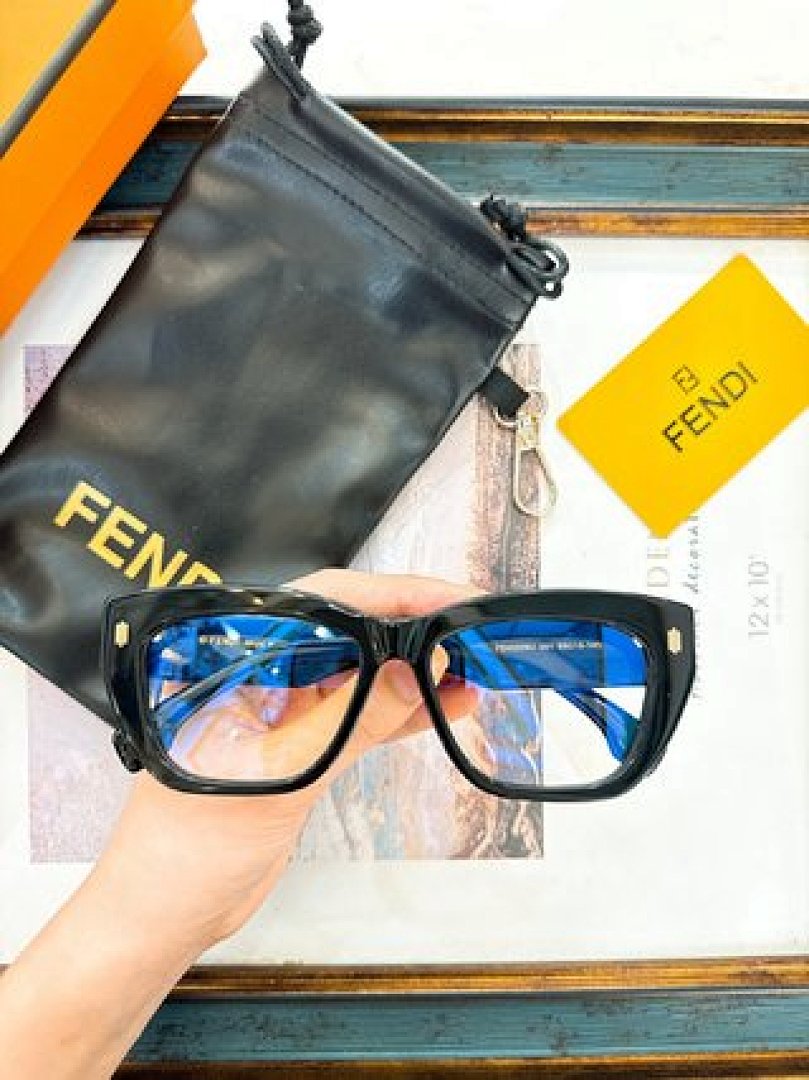 Other Fendi Sunglasses - Image 30