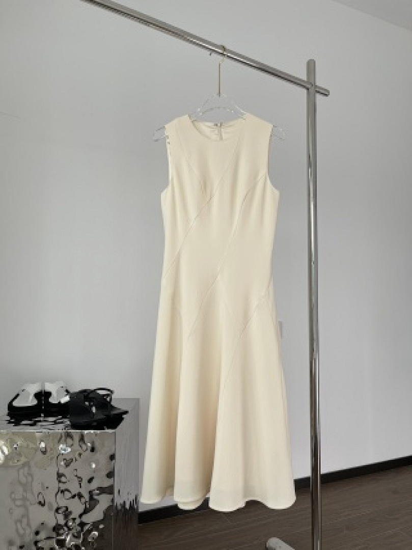 Christian Louboutin Theory - Image 21