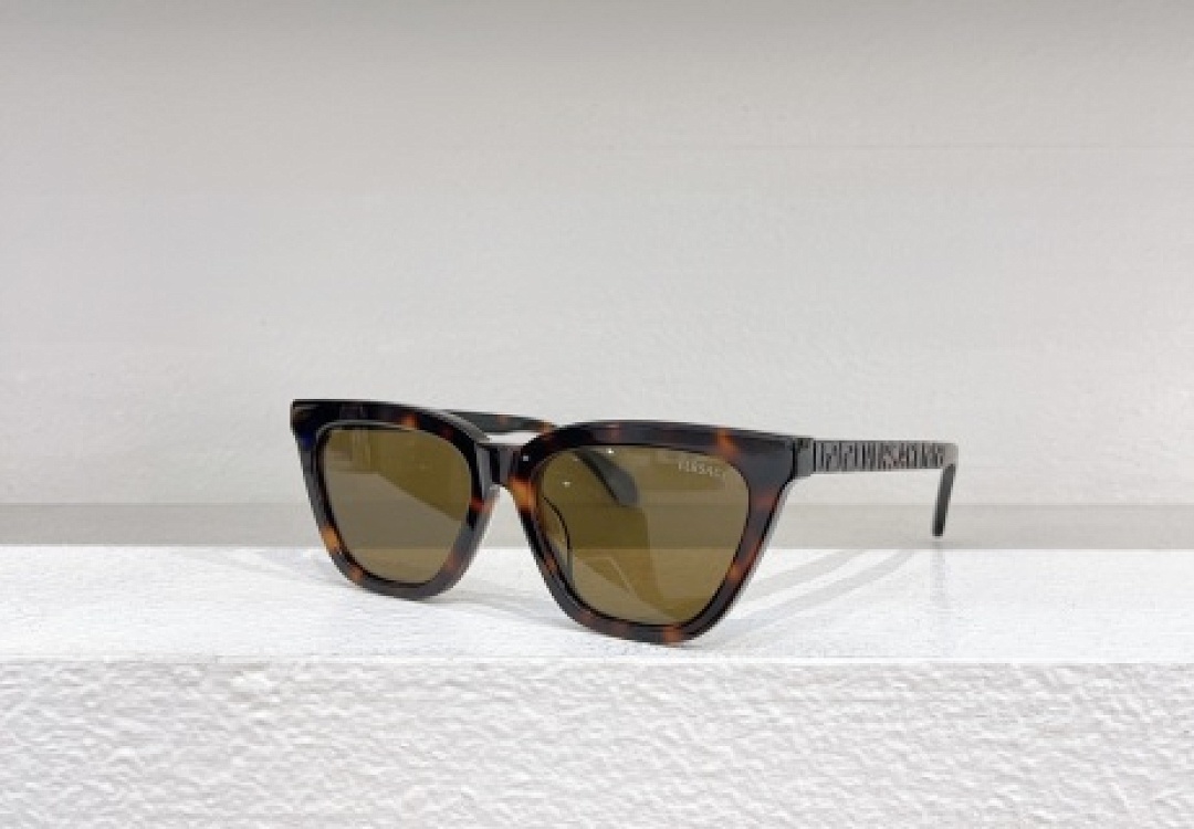 Other VERSACE Sunglasses - Image 90