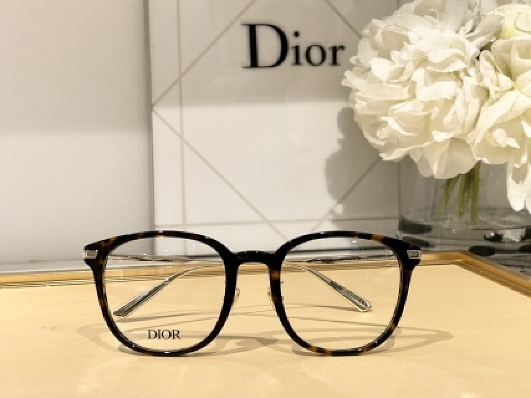 Other Dior Sunglasses - Image 118