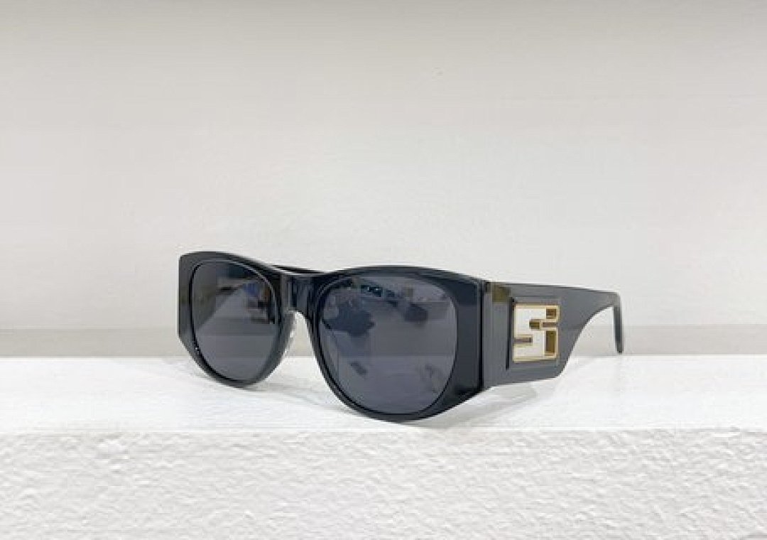 Other Fendi Sunglasses - Image 120
