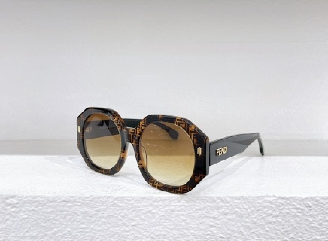 Other Fendi Sunglasses - Image 106