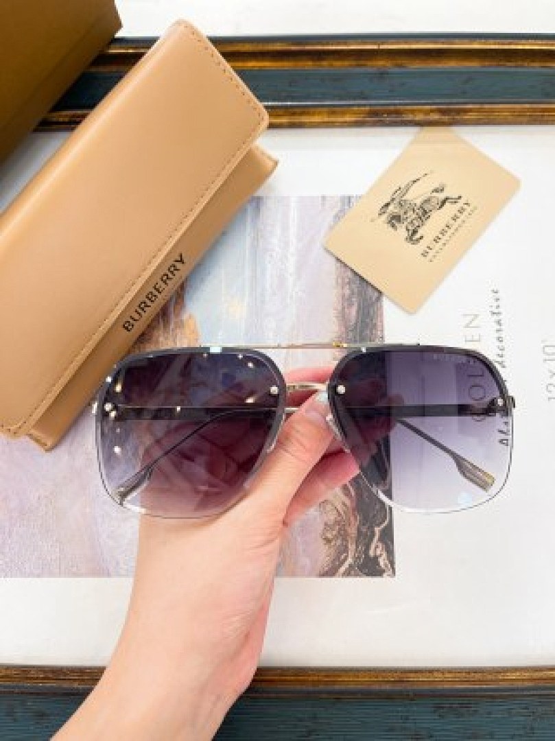 Other BURBERR Sunglasses - Image 29