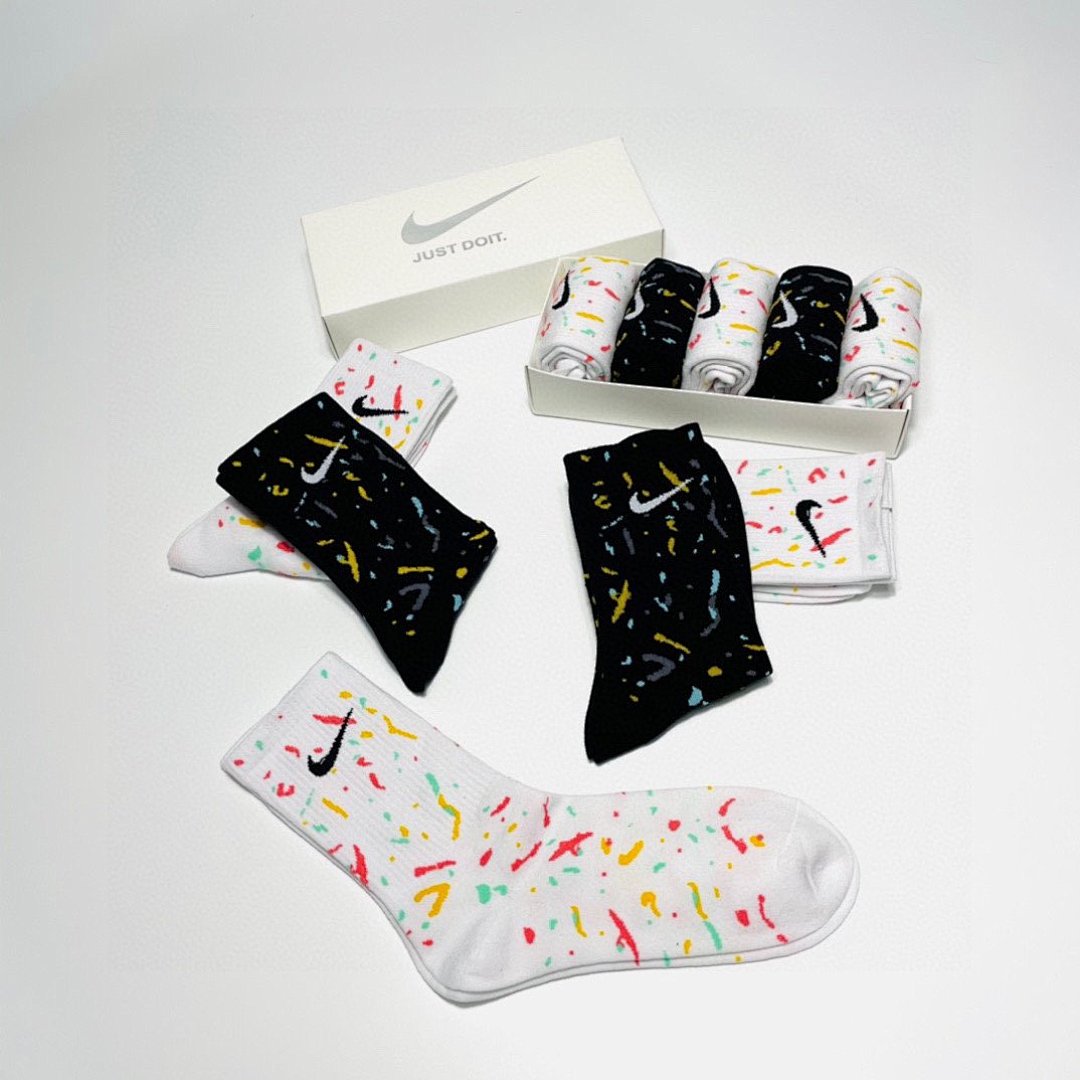 Socks, photo 1