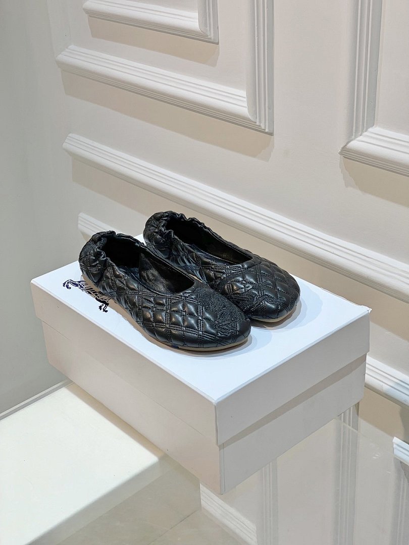 Other Burberry Shoes - Image 48