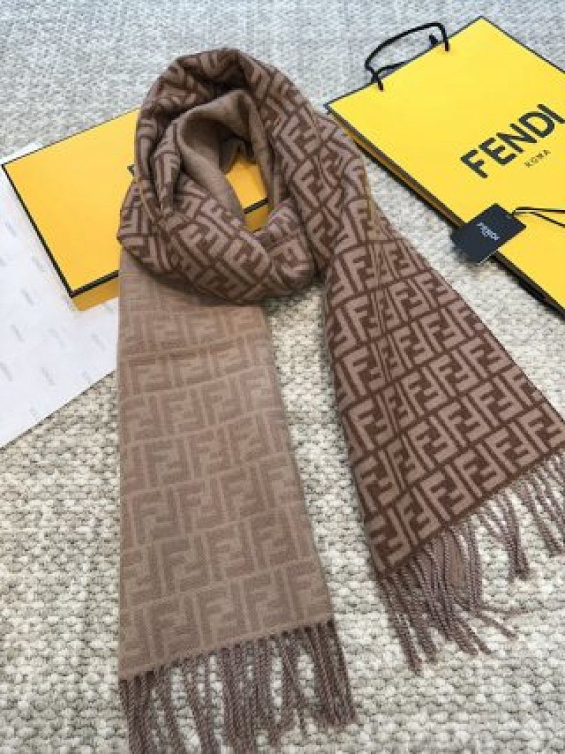 Other Fendi - Image 14