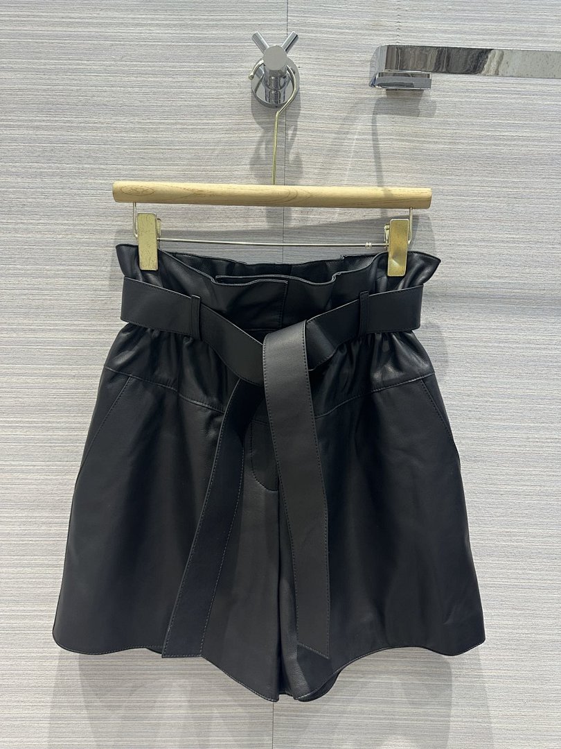 Other Shorts, photo 1