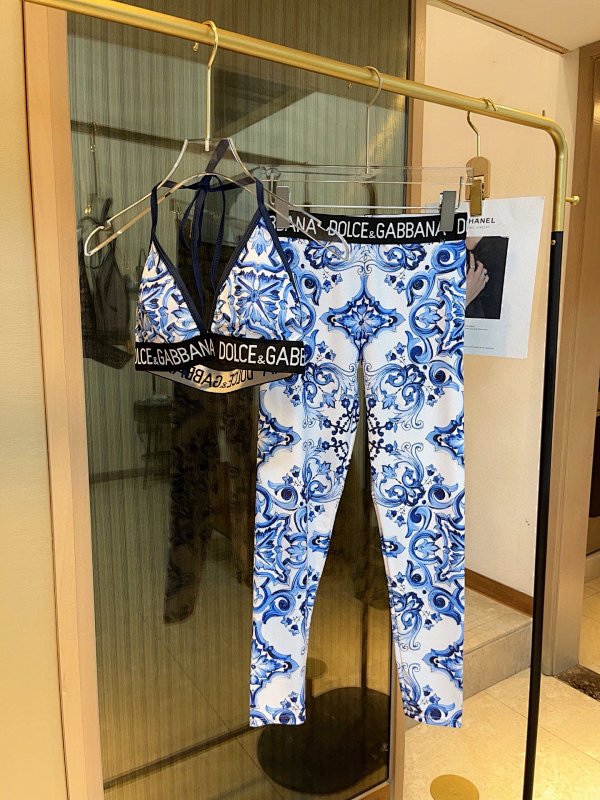 Yoga Wear, photo 1