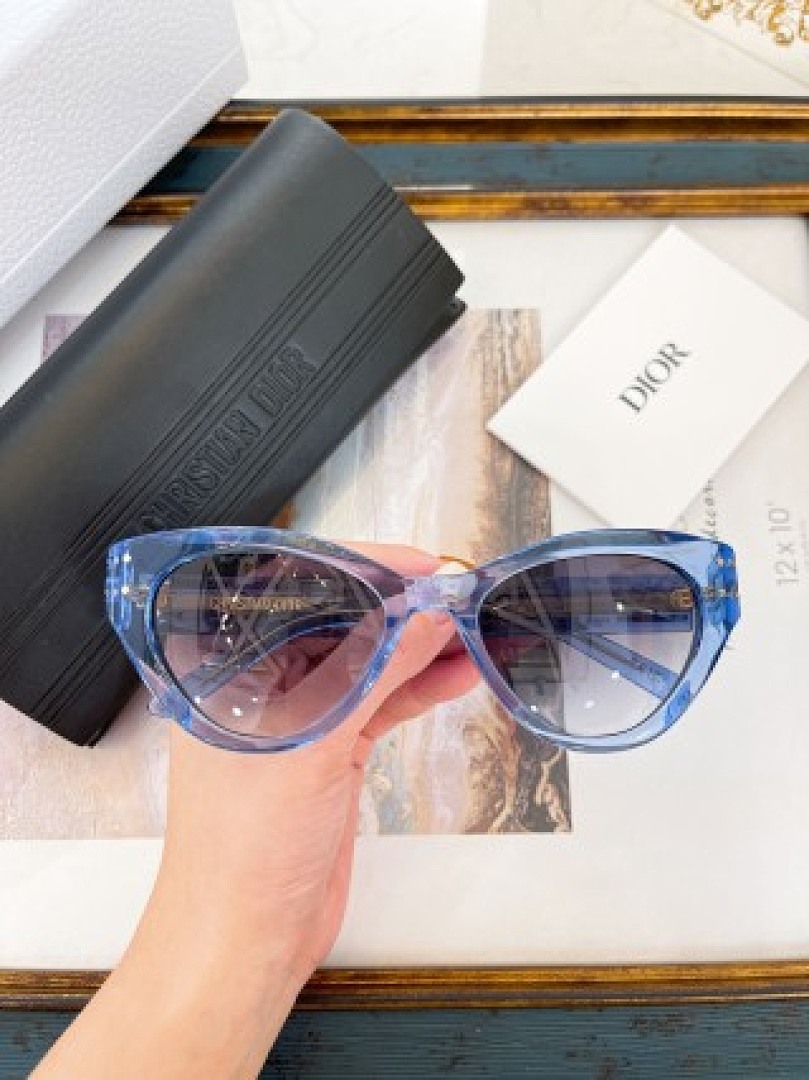 Other Dior Sunglasses - Image 61