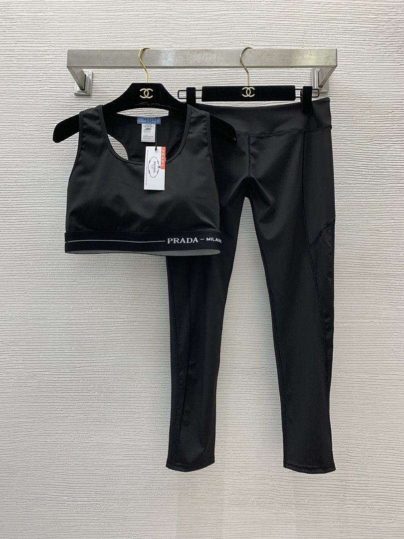 Yoga Wear, photo 1
