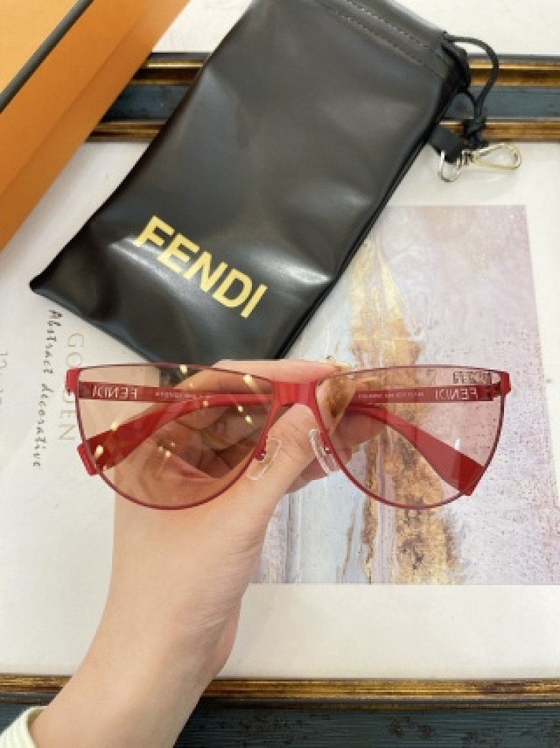Other Fendi Sunglasses - Image 87