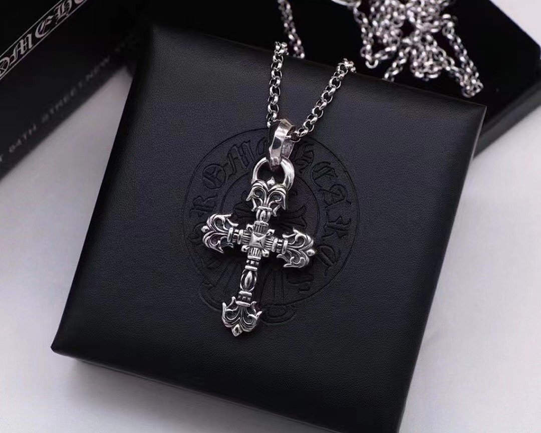 Chrome Hearts, photo 1