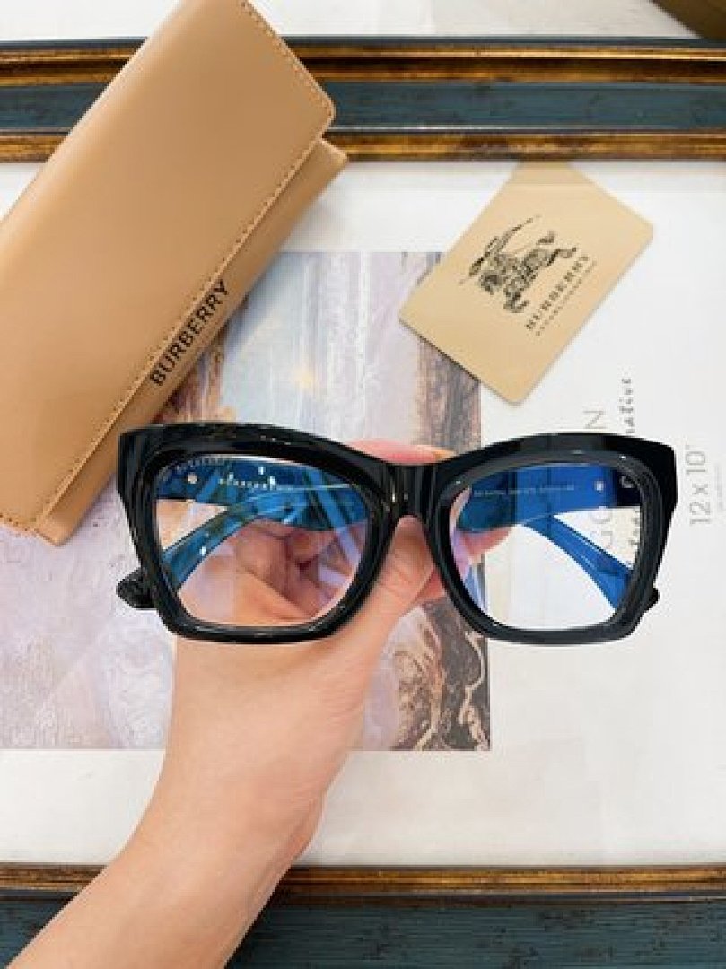 Other BURBERR Sunglasses - Image 48