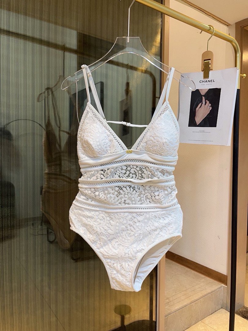 Other Bikini, photo 1
