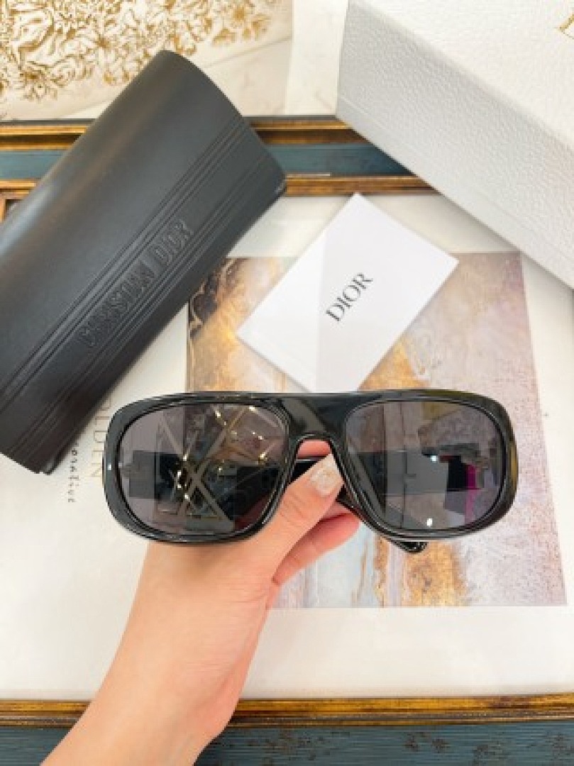 Other Dior Sunglasses - Image 83