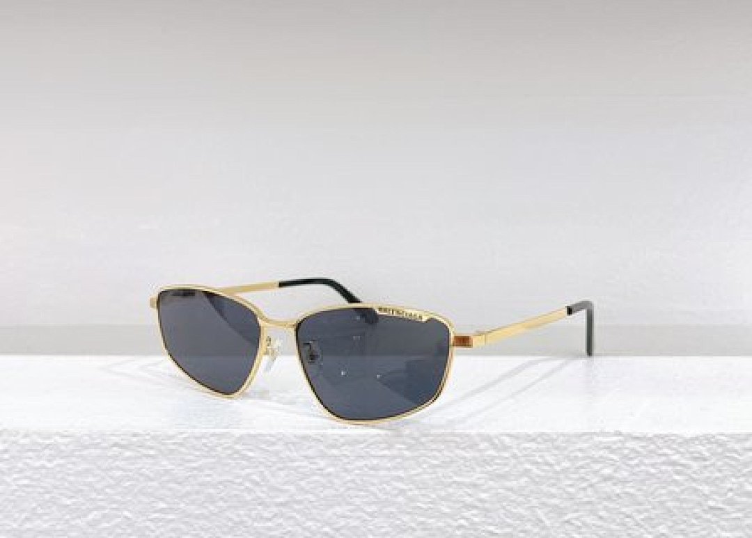 Other Balenciaga Sunglasses - Image 93