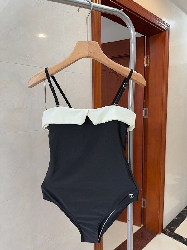 Bikini, photo 1