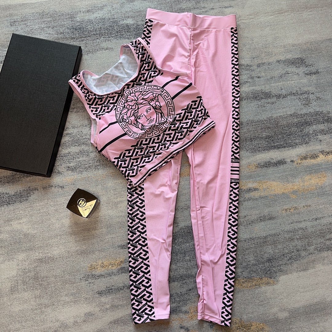Yoga Wear, photo 1
