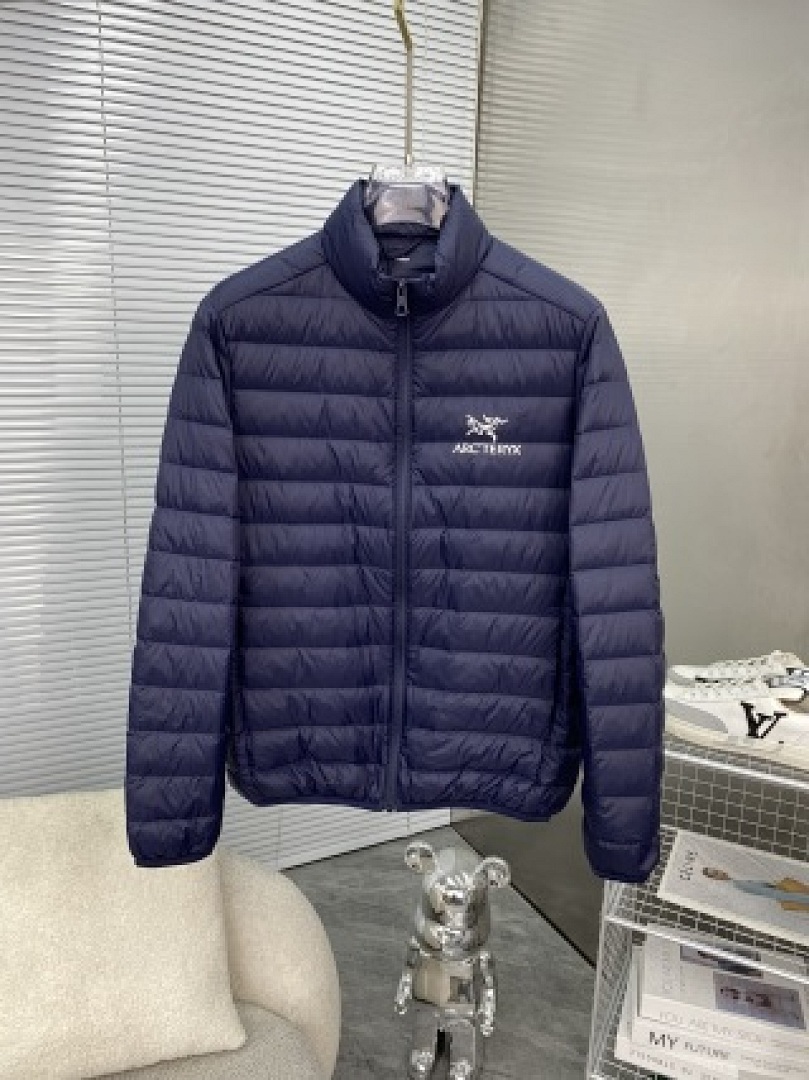 Christian Louboutin ARCTERYX Mens Winter - Image 80