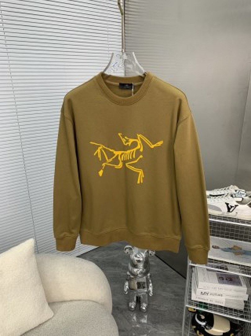 Christian Louboutin ARCTERYX Mens Winter - Image 82