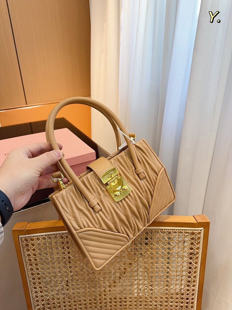 Other Miumiu - Image 110
