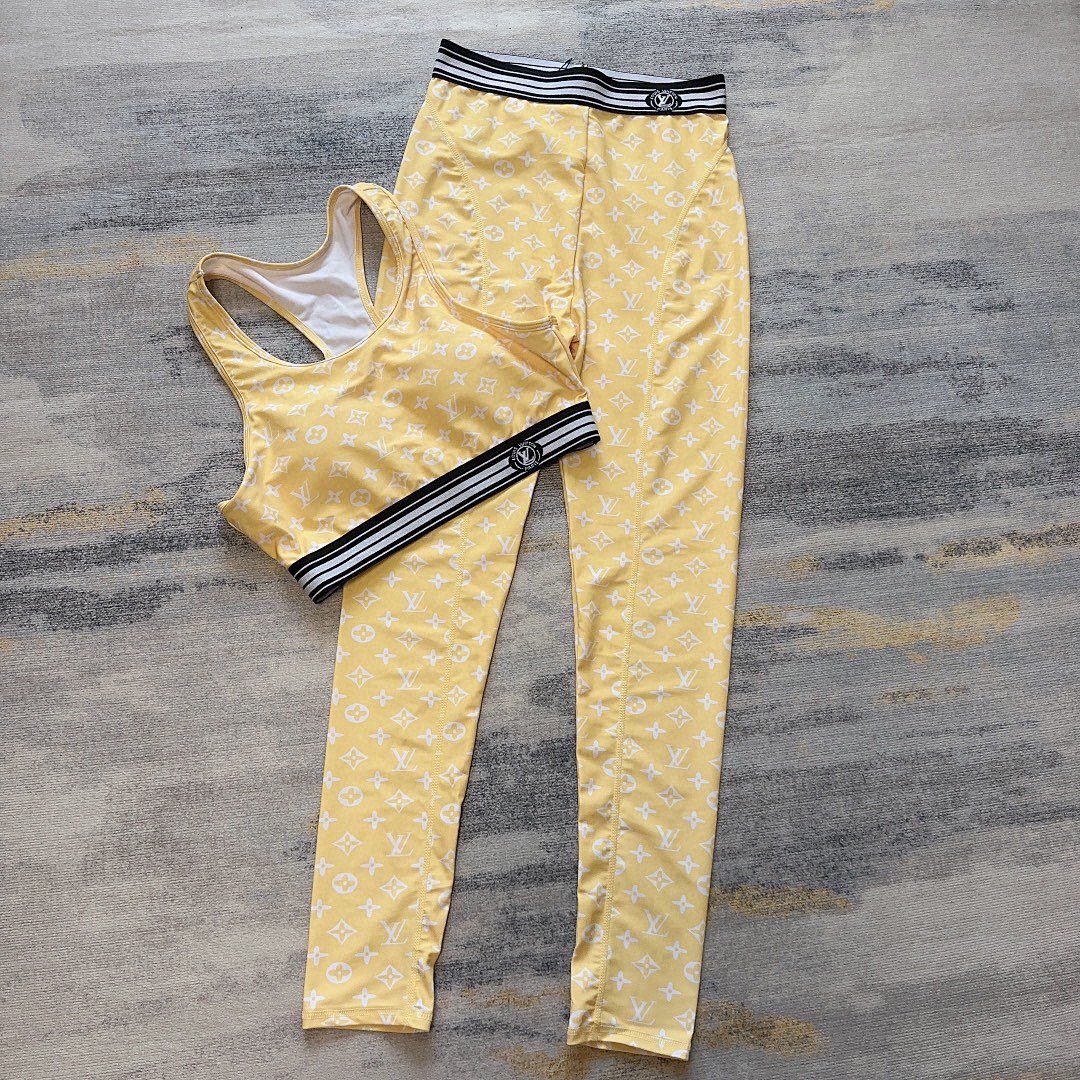 Yoga Wear, photo 1